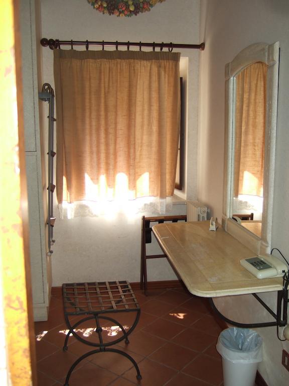 Eremo Hotel Casa Del Sorriso 에리체 객실 사진